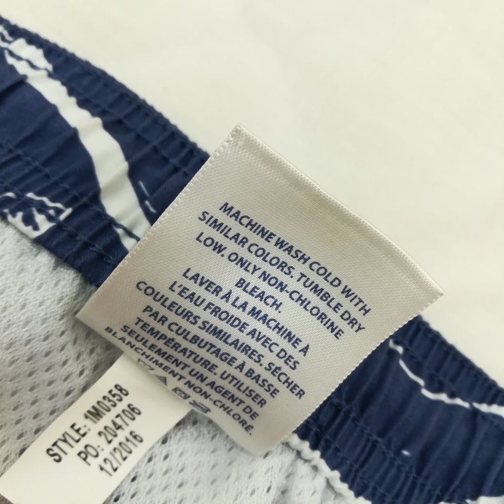 Vineyard Vines All Over Whale Print Lined Swim Trunks Shorts - Picture 6 of 7